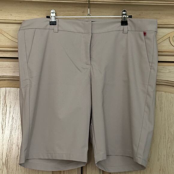 Montauk Tackle Co Pants - Montauk Tackle Company women’s shorts size 12. tan iv sun protection.